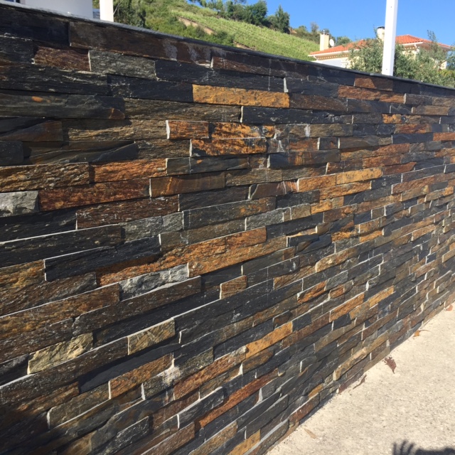 Parement en schiste noir naturel