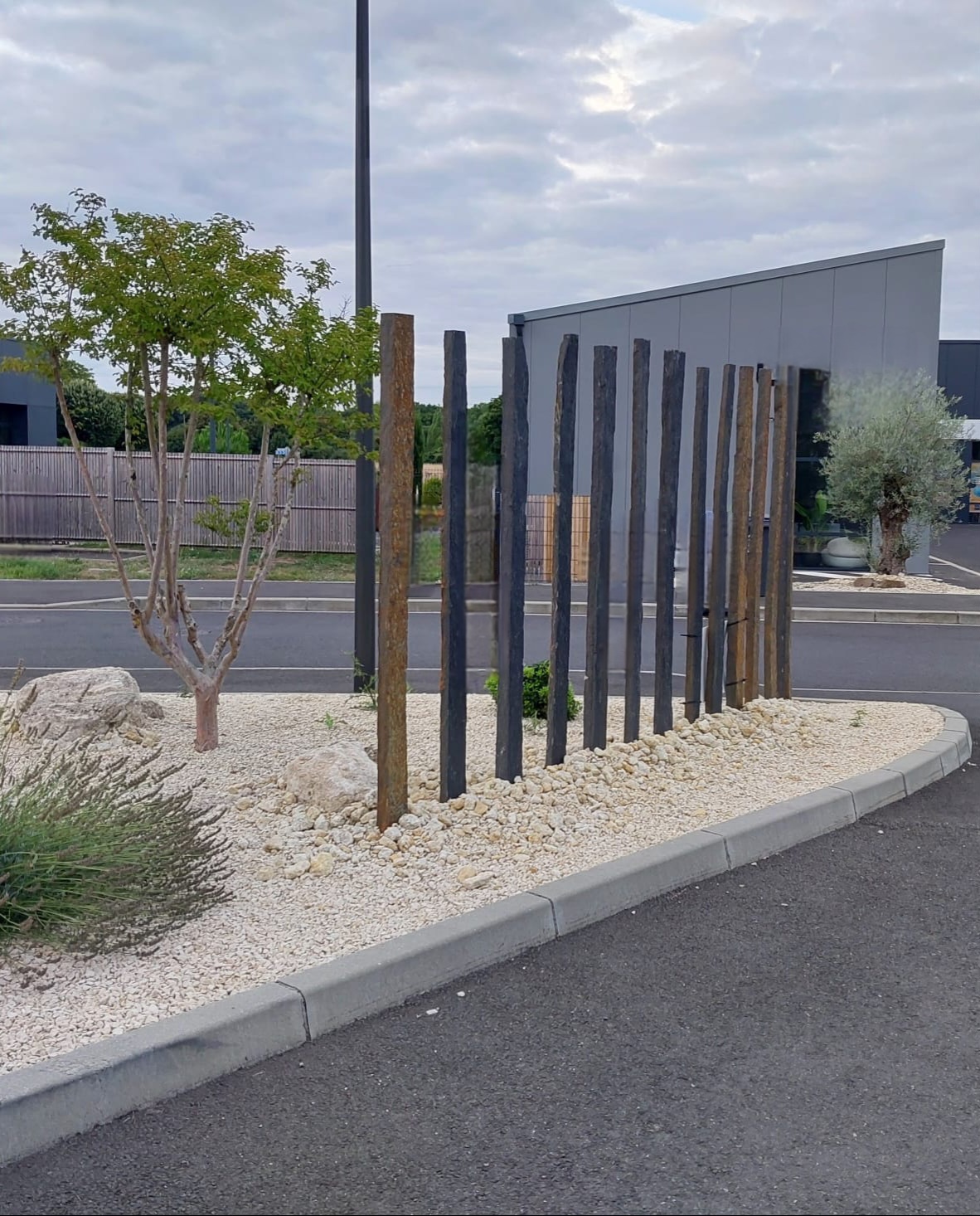 Piquet de schiste scié